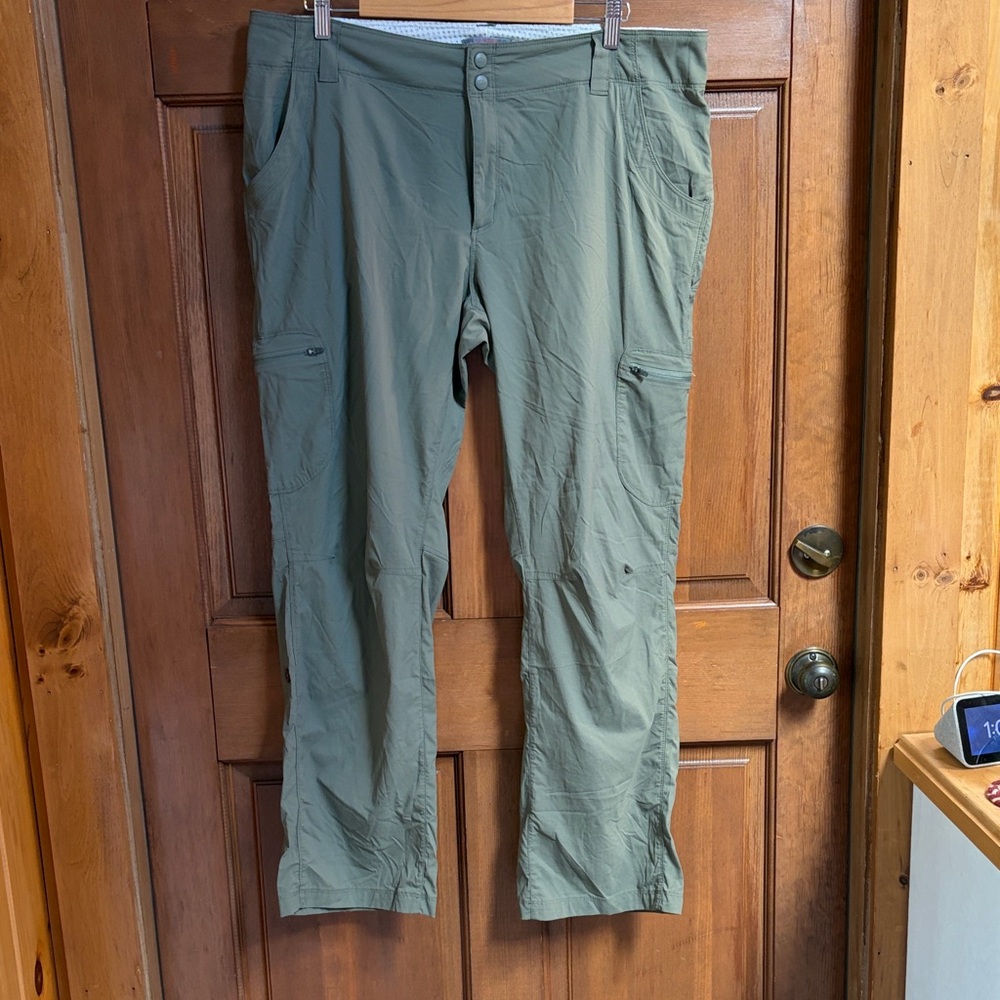 L.L. Bean Women’s Sage Cargo Pants Size 18